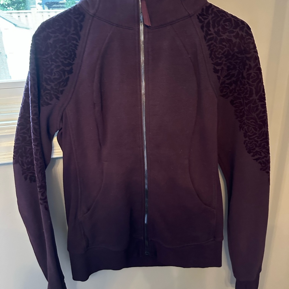 Lululemon maroon Zip-Up sweatshirt
